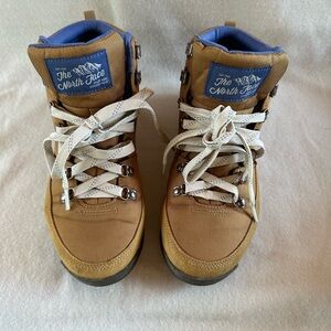 The North Face Back To Berkeley Redux Brown Women’s Boots size 9.5